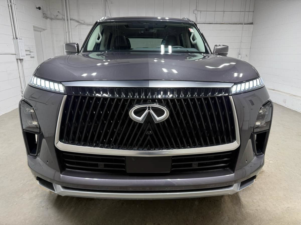 Used 2025 INFINITI QX80 Luxe AWD/4WD image 2