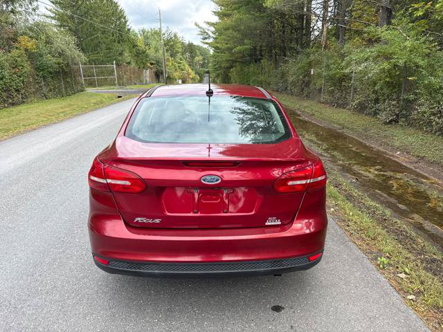 Used 2017 Ford Focus SE FWD image 4