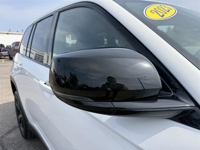 Used 2023 Jeep Grand Cherokee Altitude image 10