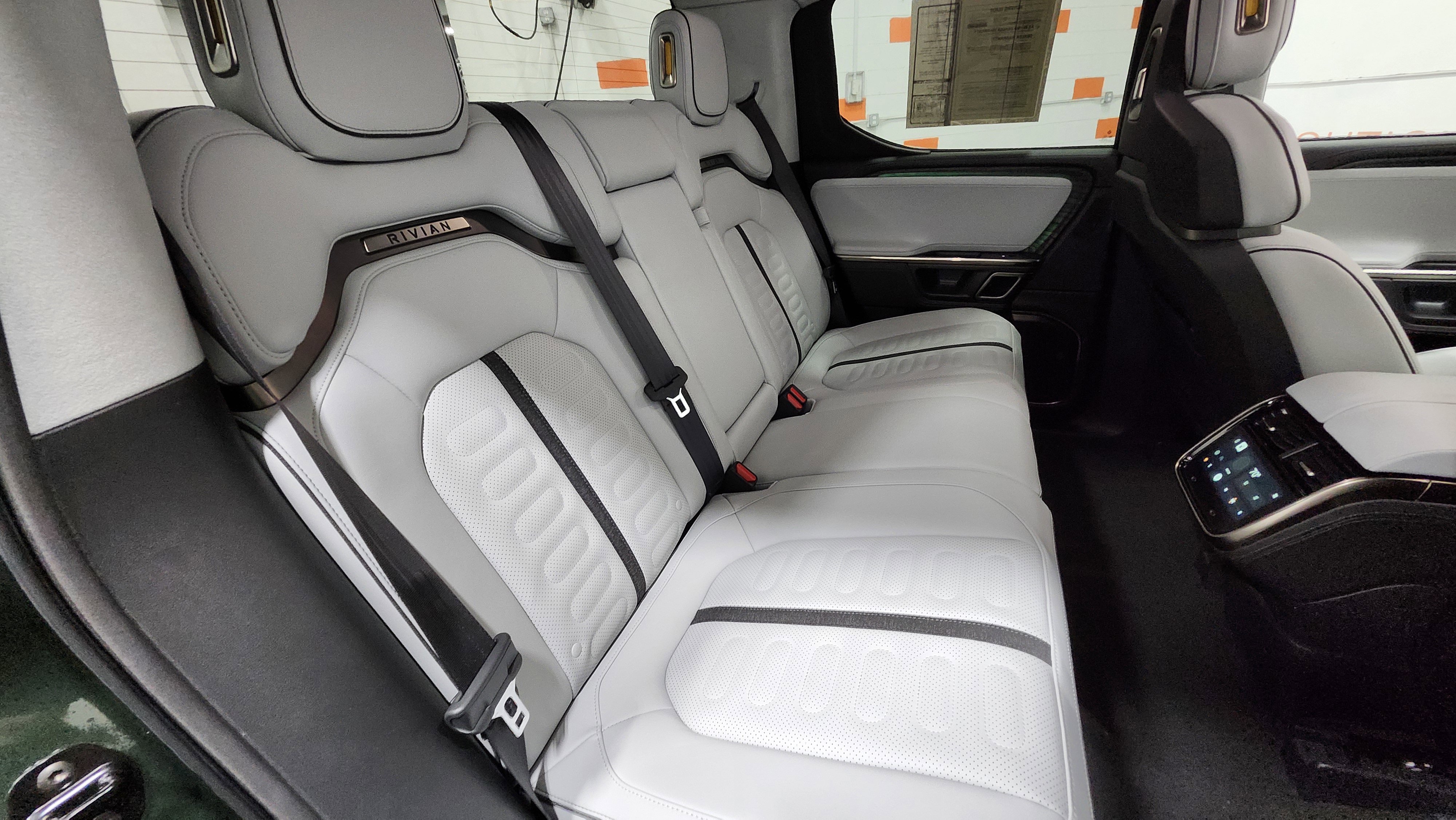 Used 2023 Rivian R1T Adventure image 22