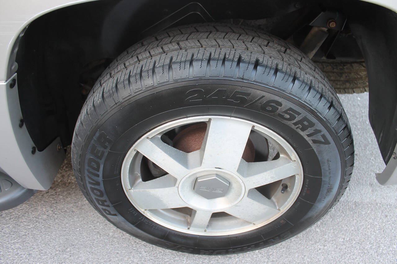 Used 2005 GMC Envoy XL SLT RWD image 13