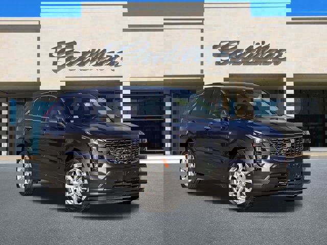 Certified 2021 Cadillac XT4 Luxury w/ Cold Weather Package image 2