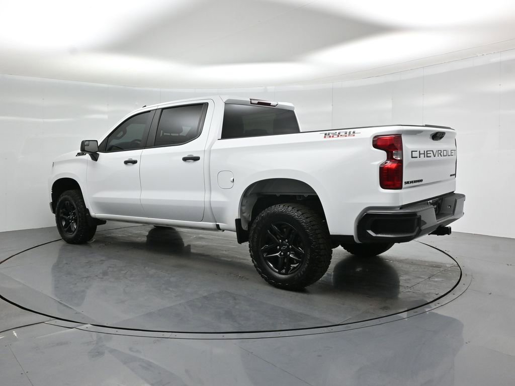 Used 2024 Chevrolet Silverado 1500 Custom Trail Boss w/ LPO, Dark Essentials Package AWD/4WD image 6