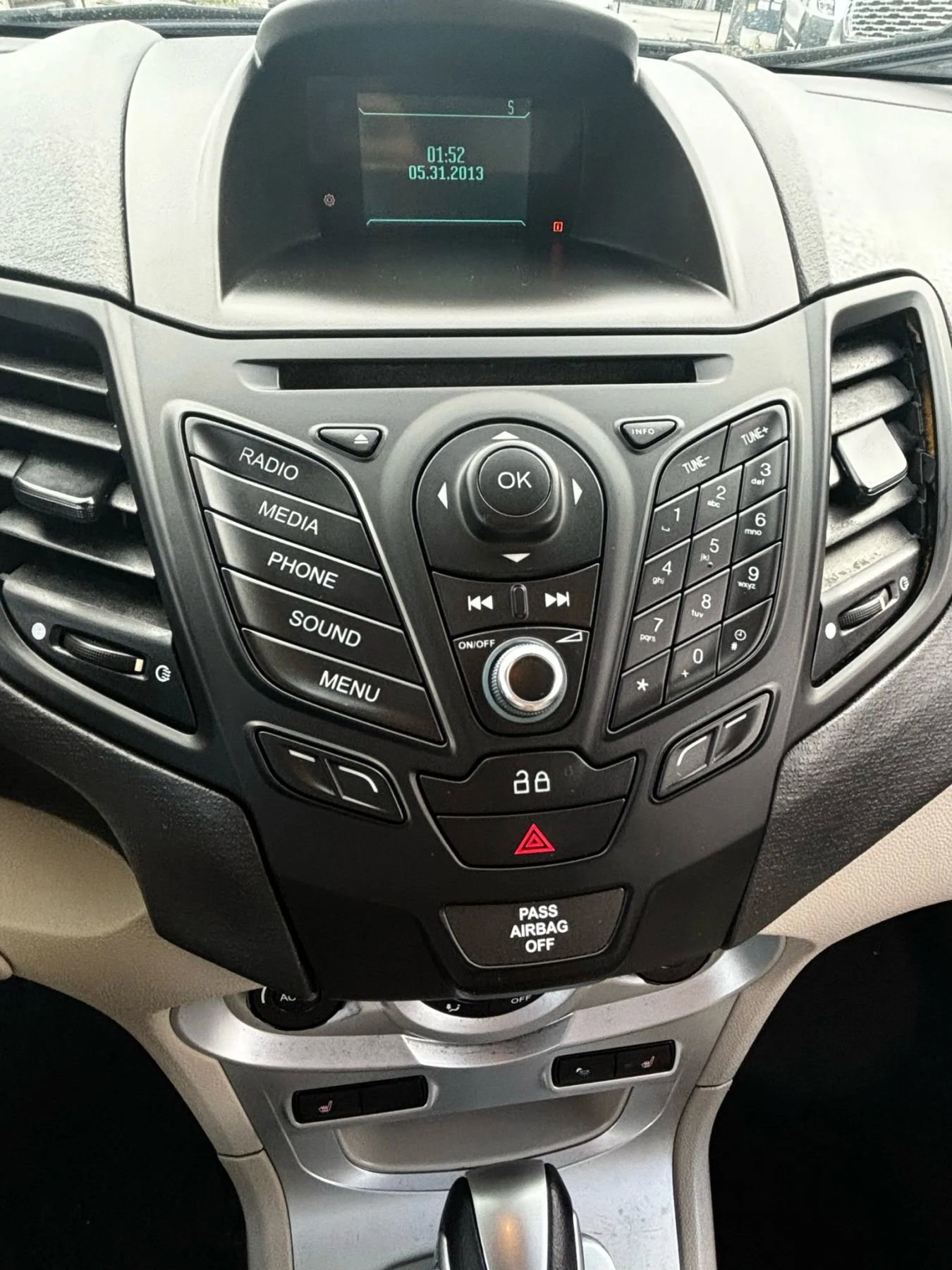 Used 2014 Ford Fiesta SE w/ Comfort Package image 16