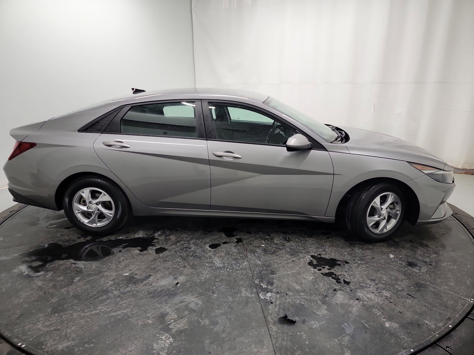 Used 2021 Hyundai Elantra SE w/ Cargo Package image 11