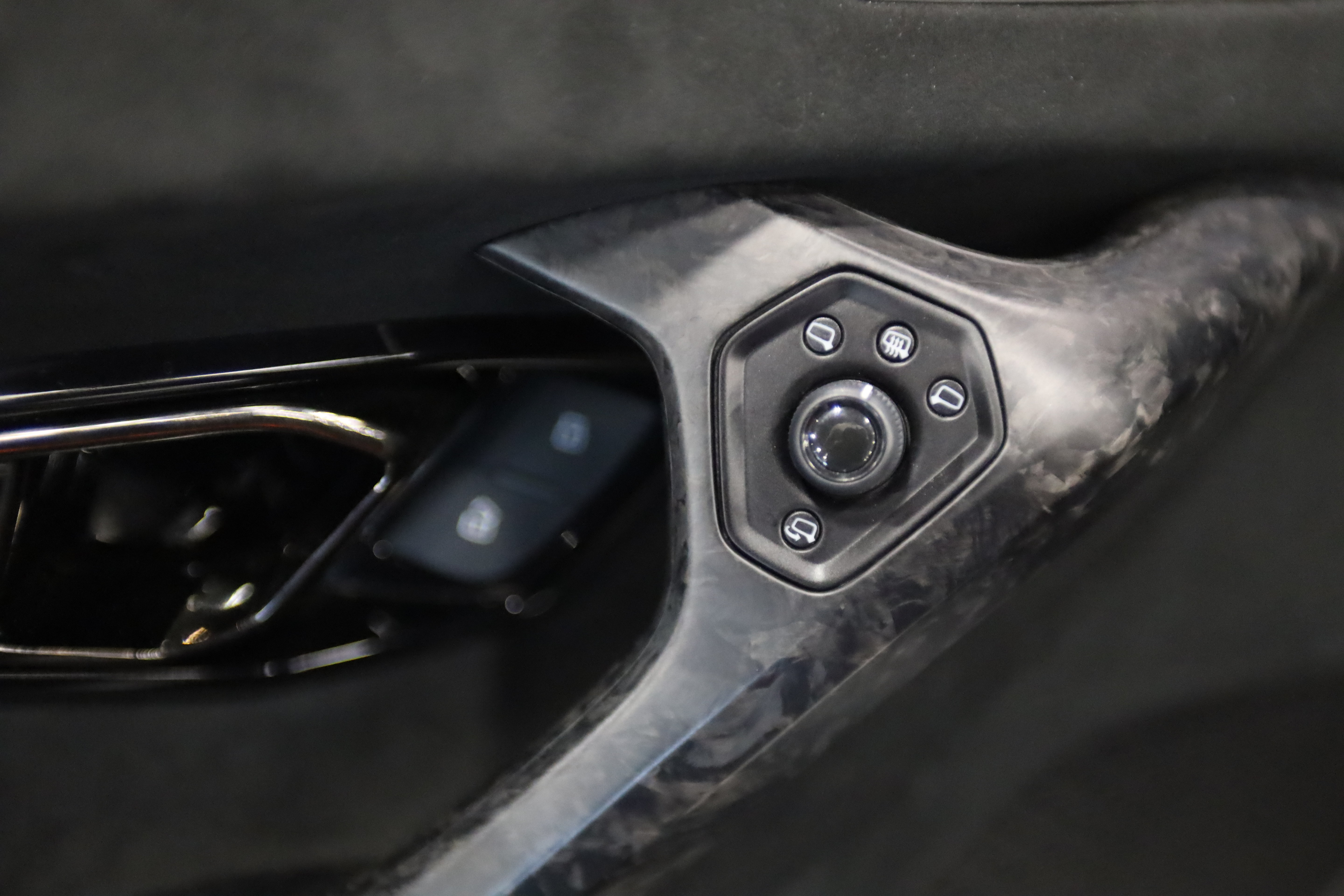 Used 2019 Lamborghini Huracan Performante AWD/4WD image 10