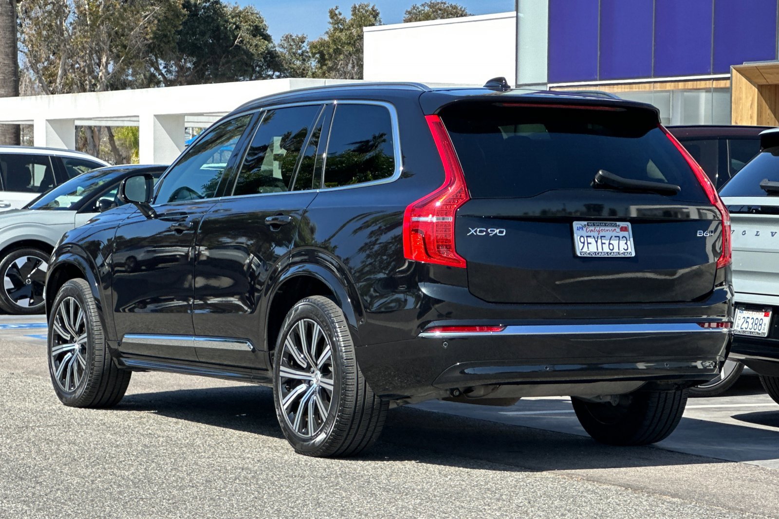 Certified 2023 Volvo XC90 B6 Plus image 6