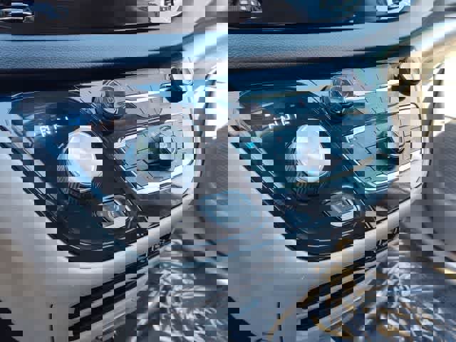 Used 2023 Chrysler Voyager LX image 20