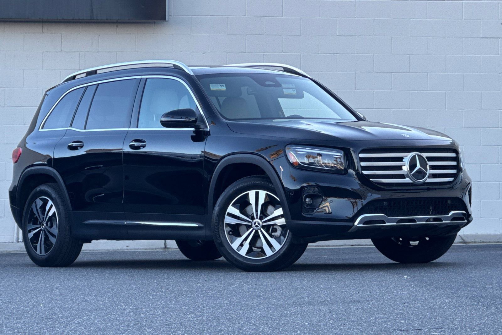 Certified 2025 Mercedes-Benz GLB 250 image 2