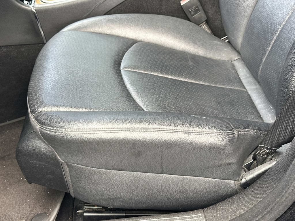 Used 2009 Mercedes-Benz E 350 4MATIC Sedan image 17