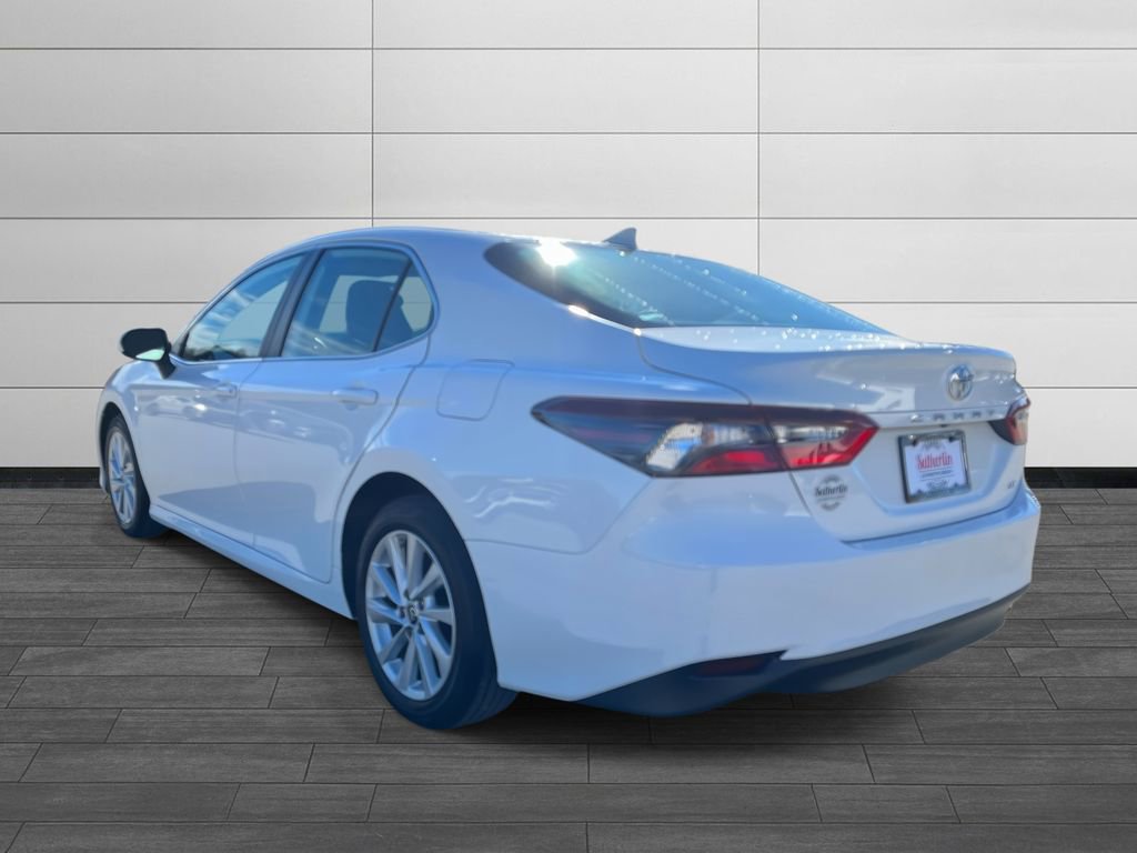Used 2023 Toyota Camry LE image 5