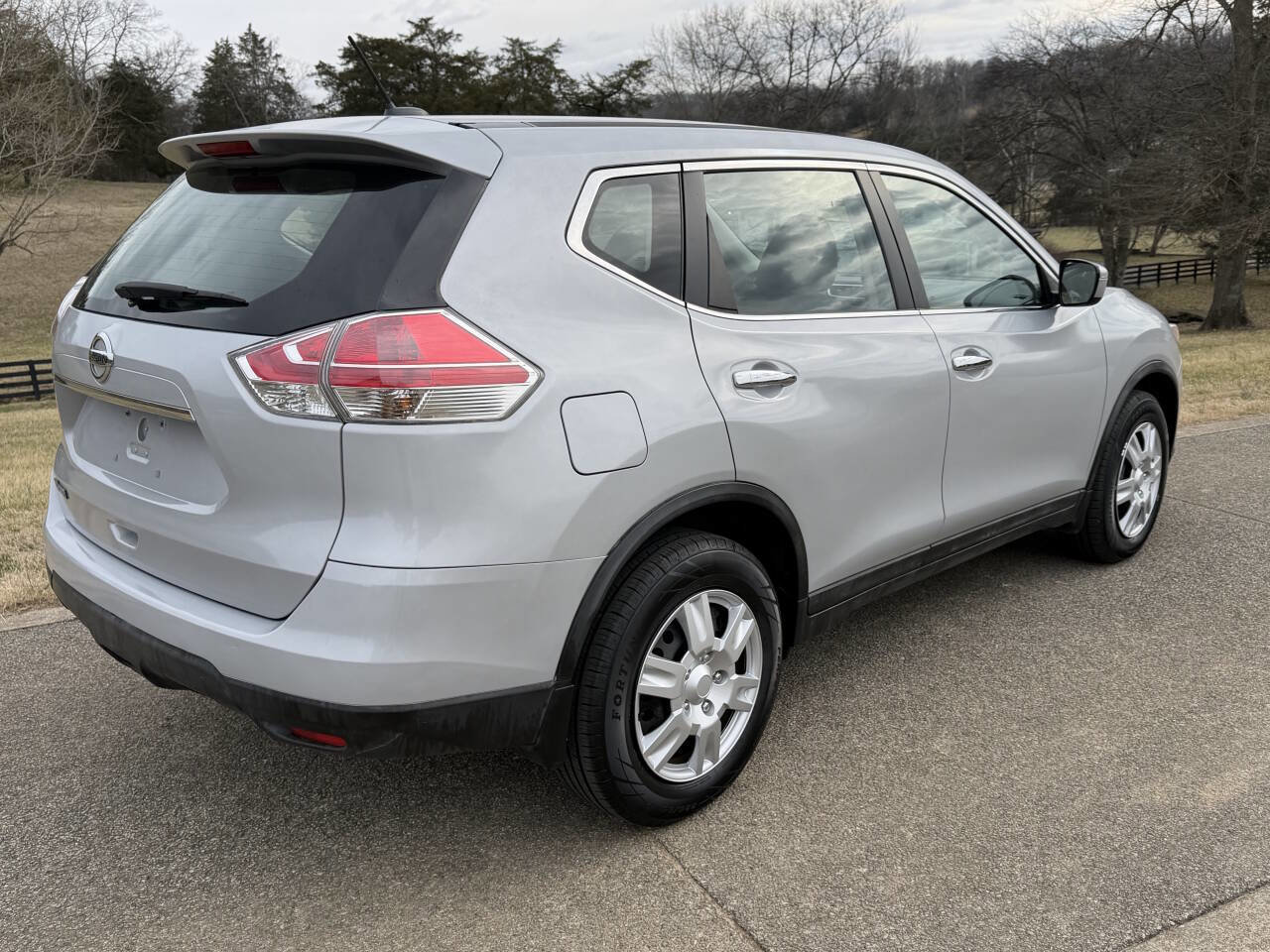 Used 2015 Nissan Rogue S image 15