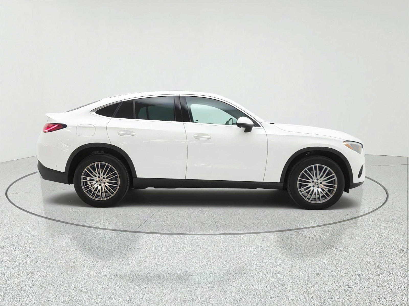 Certified 2026 Mercedes-Benz GLC 300 4MATIC image 4