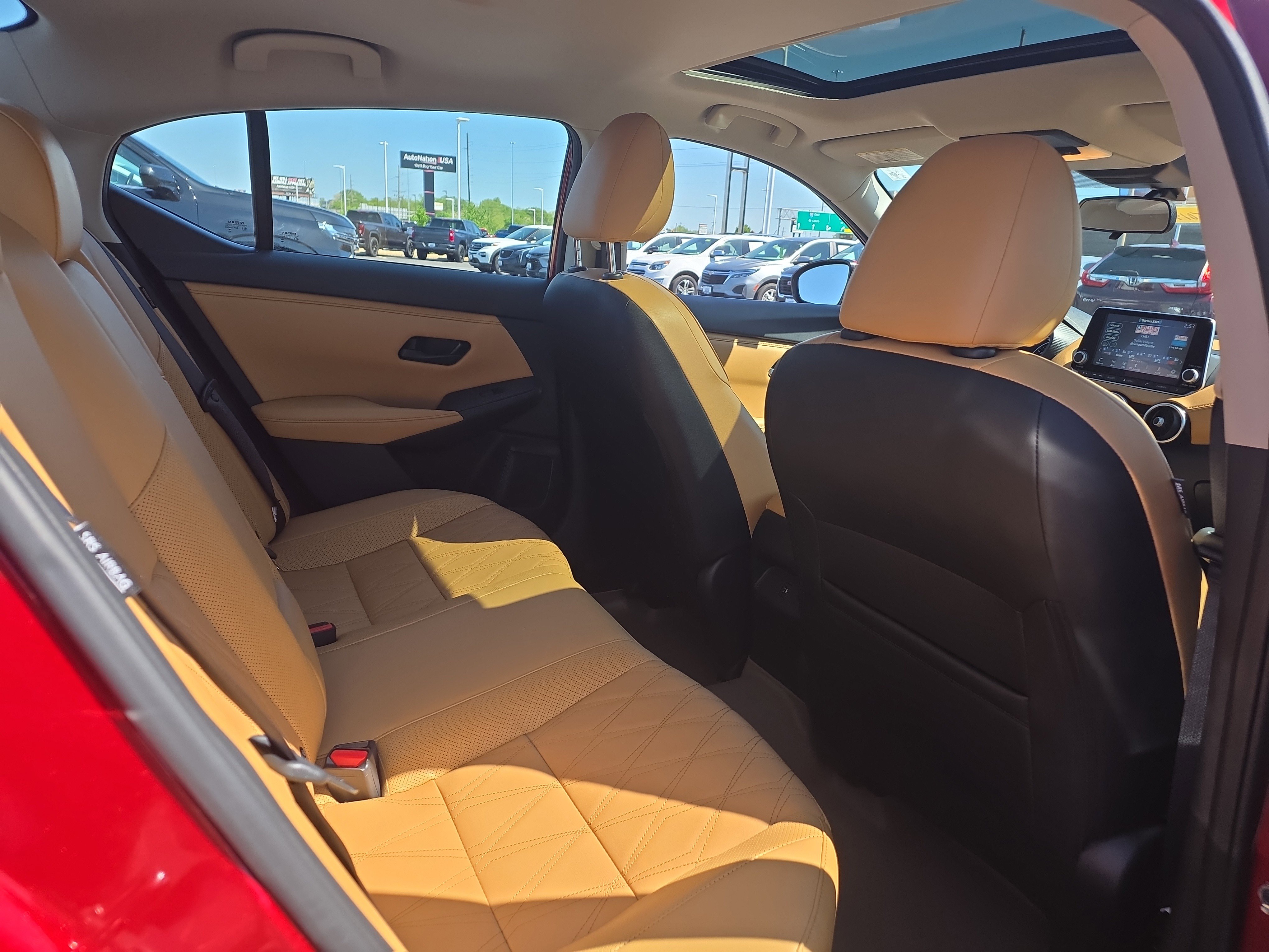 Used 2024 Nissan Sentra SV w/ SV Premium Package image 10