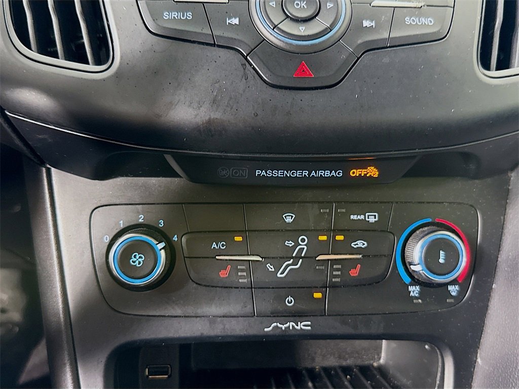 Used 2017 Ford Focus SE w/ Cold Weather Package image 16