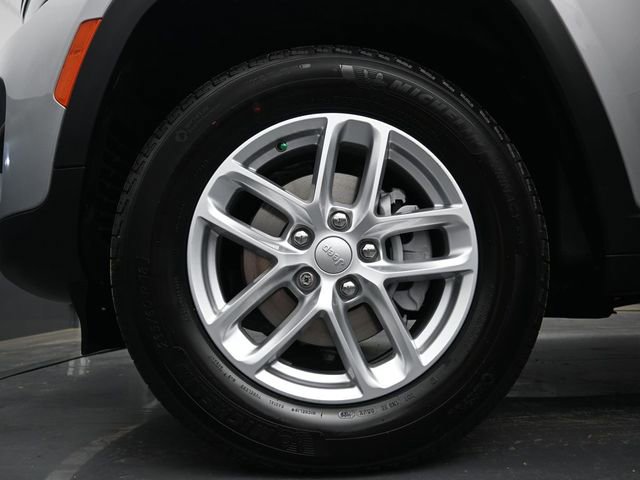 New 2026 Jeep Grand Cherokee Laredo AWD/4WD image 28