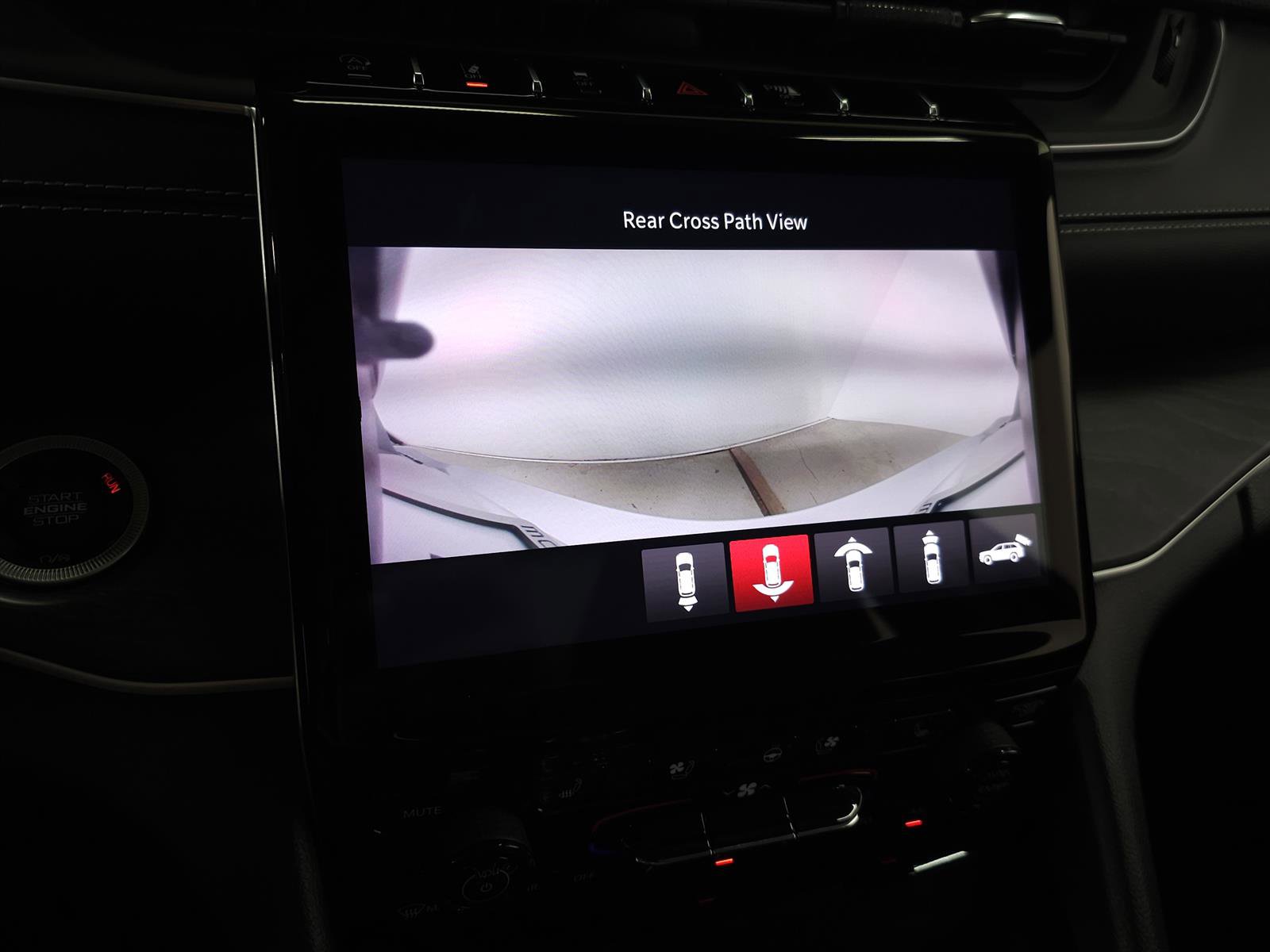 Used 2021 Jeep Grand Cherokee L Limited w/ Luxury Tech Group II AWD/4WD image 30