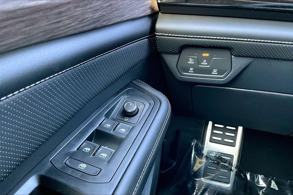 New 2026 Volkswagen Atlas SEL Premium R-Line image 16