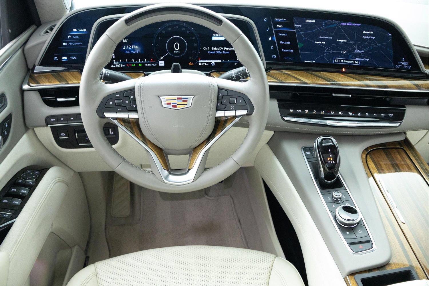 Used 2024 Cadillac Escalade ESV Sport Platinum w/ Heavy-Duty Trailer Package AWD/4WD image 12