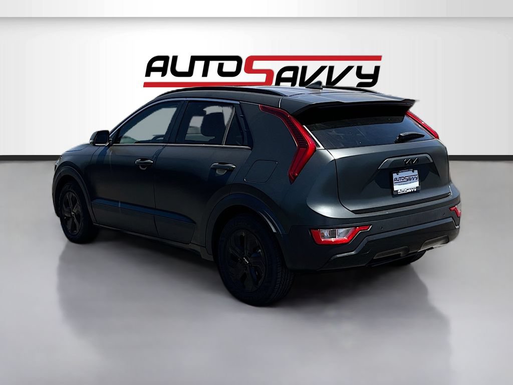 Used 2023 Kia Niro EX FWD image 6