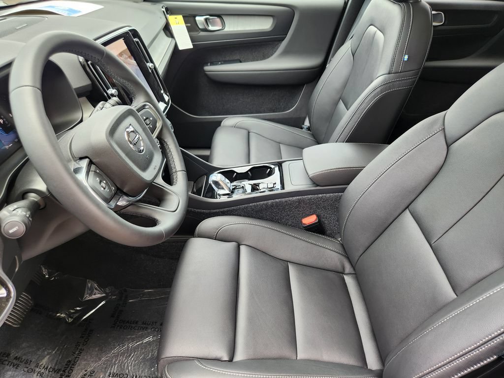 New 2026 Volvo XC40 B5 Ultra w/ Climate Package AWD/4WD image 4