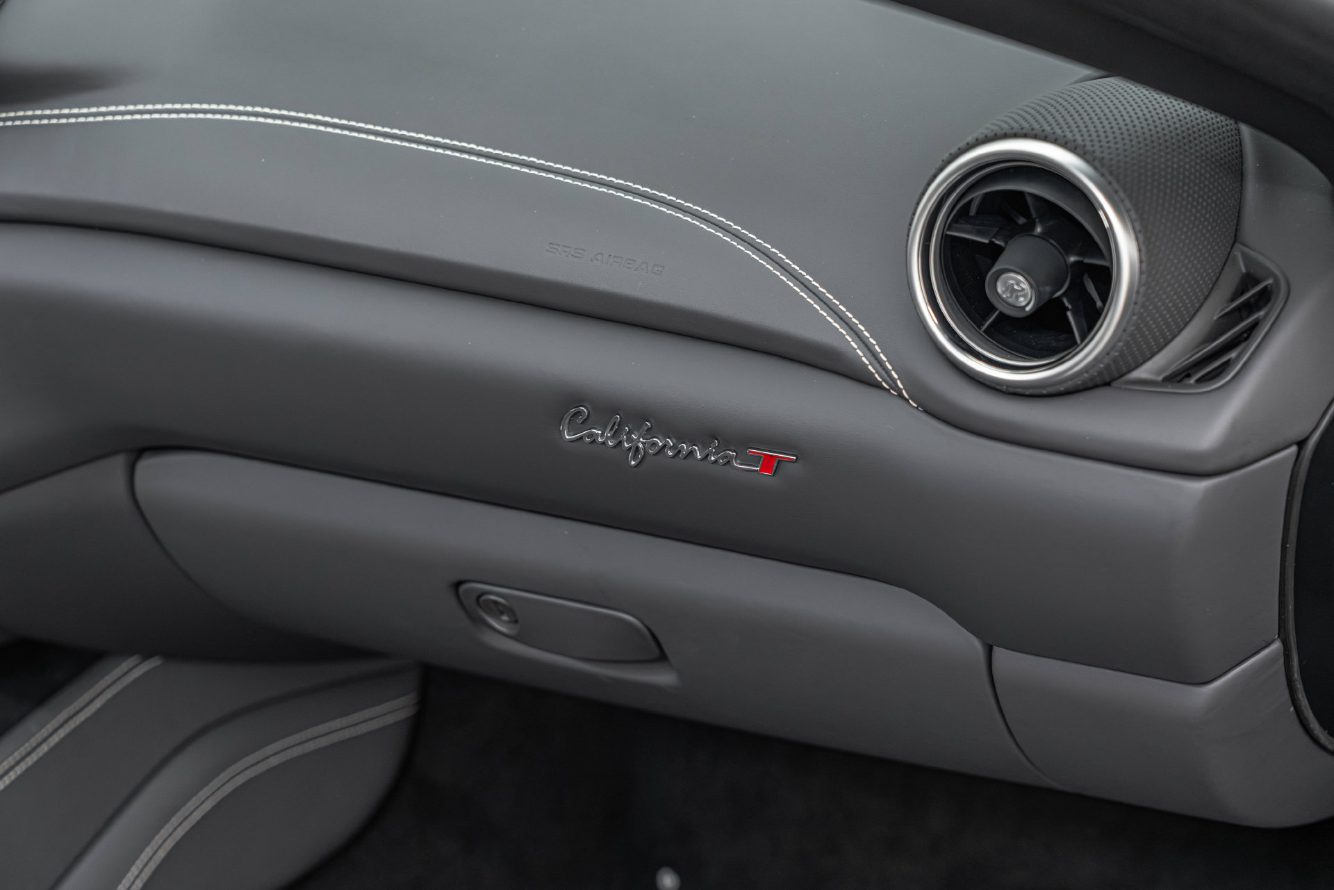 Certified 2016 Ferrari California T RWD image 40