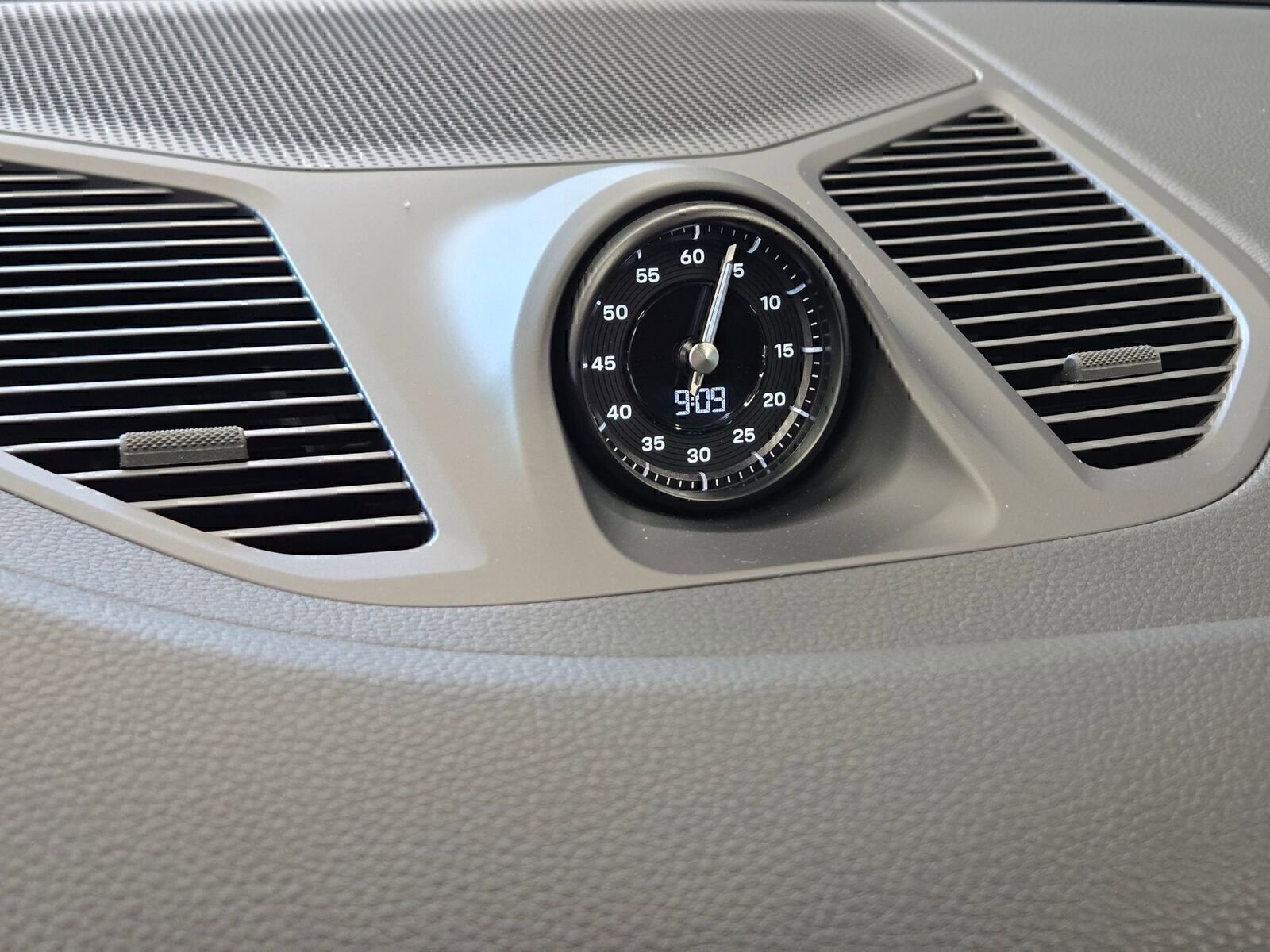 Certified 2026 Porsche Cayenne Coupe image 19