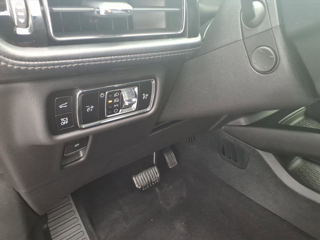 Certified 2023 Lincoln Nautilus Reserve w/ Monochromatic Package image 13