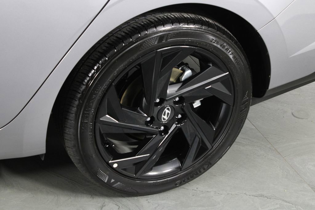 Used 2026 Hyundai Elantra Sport image 13