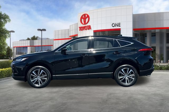 Used 2023 Toyota Venza LE AWD/4WD image 9