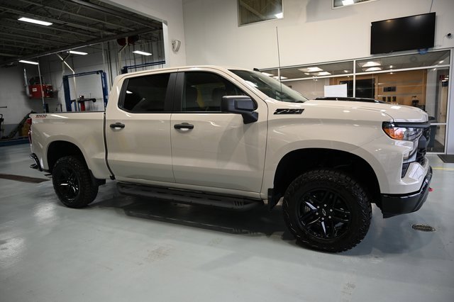 New 2026 Chevrolet Silverado 1500 Custom Trail Boss w/ LPO, Dark Essentials Package image 4