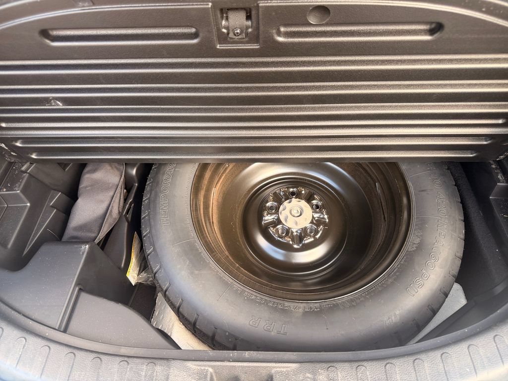 Used 2017 Toyota RAV4 XLE FWD image 28