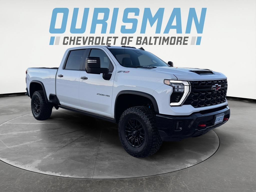 Used 2025 Chevrolet Silverado 2500 ZR2 w/ Technology Package AWD/4WD image 1