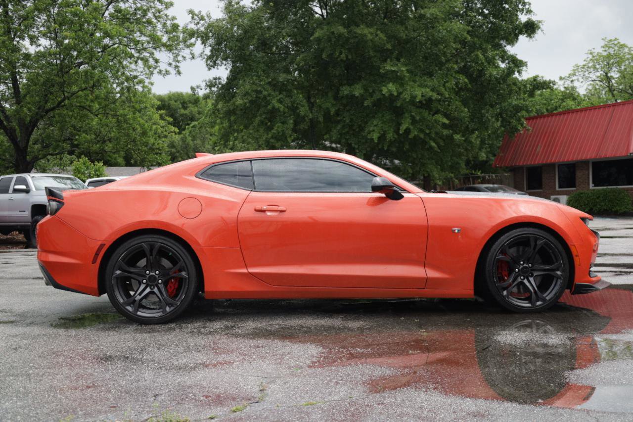 Used 2019 Chevrolet Camaro SS RWD image 6