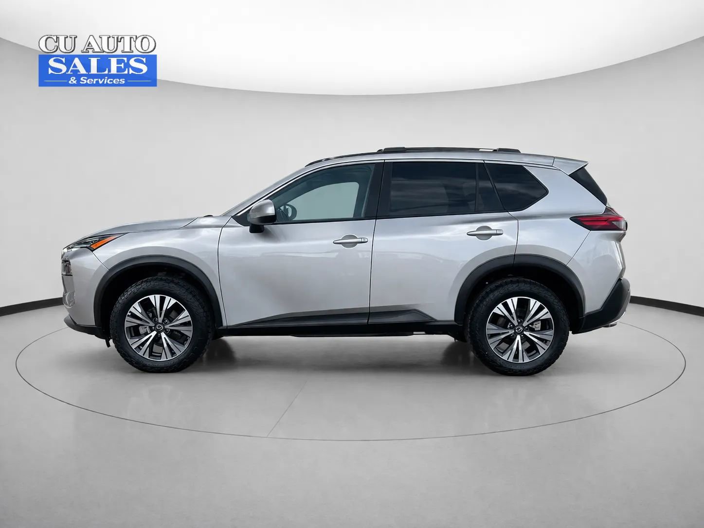 Used 2023 Nissan Rogue SV image 4