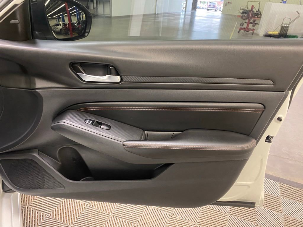 Used 2021 Nissan Altima 2.0 SR FWD image 10
