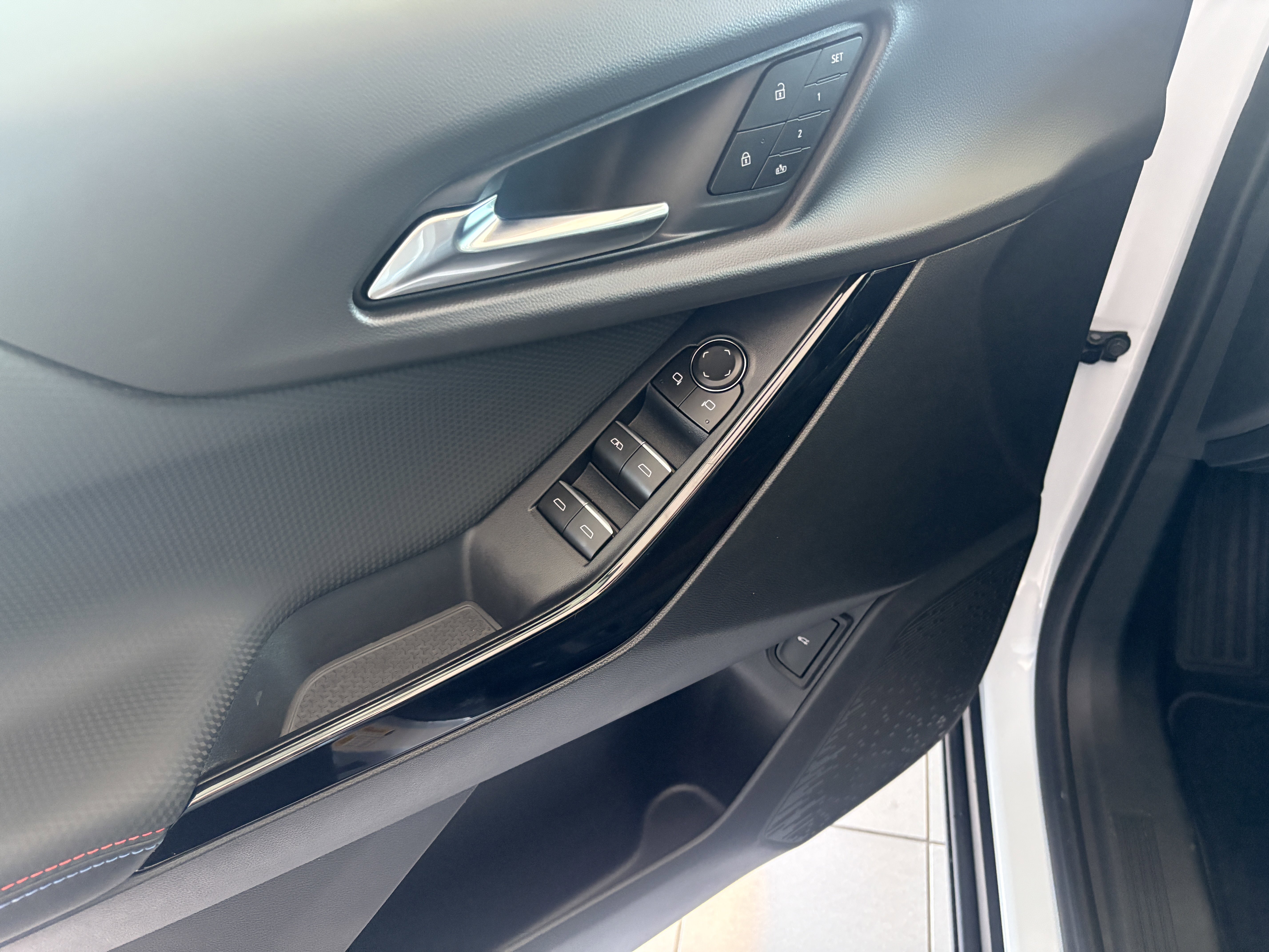 New 2026 Chevrolet Equinox RS w/ Convenience Package III image 9