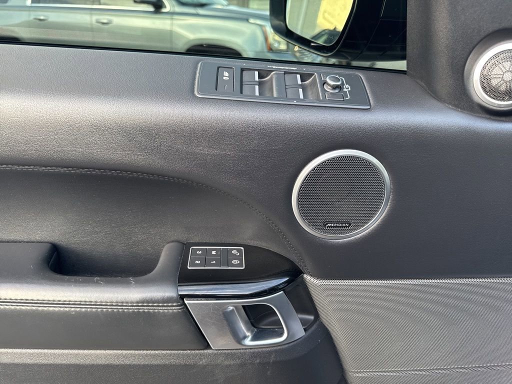 Used 2016 Land Rover Range Rover Sport HSE image 12