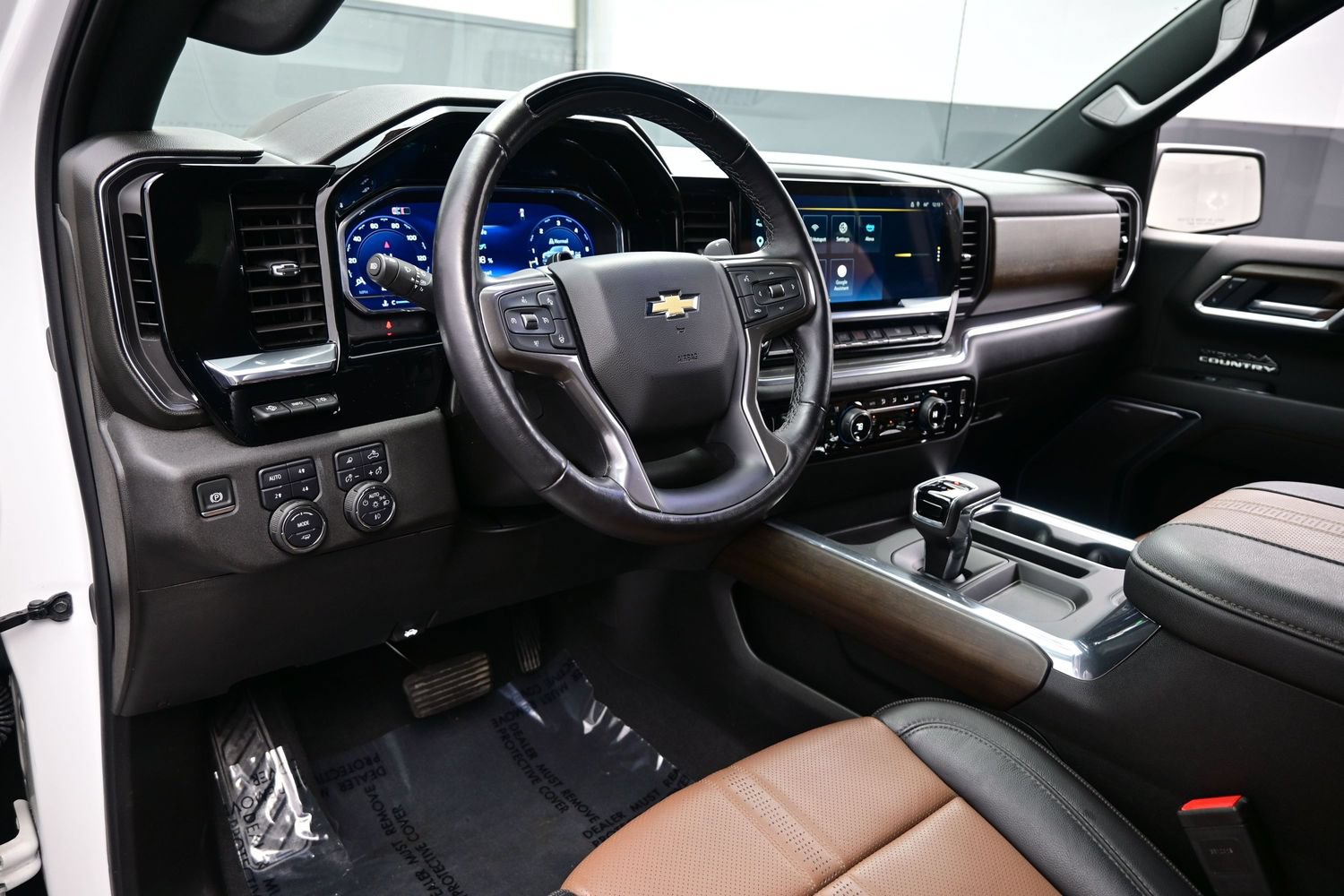 Used 2025 Chevrolet Silverado 1500 High Country AWD/4WD image 13