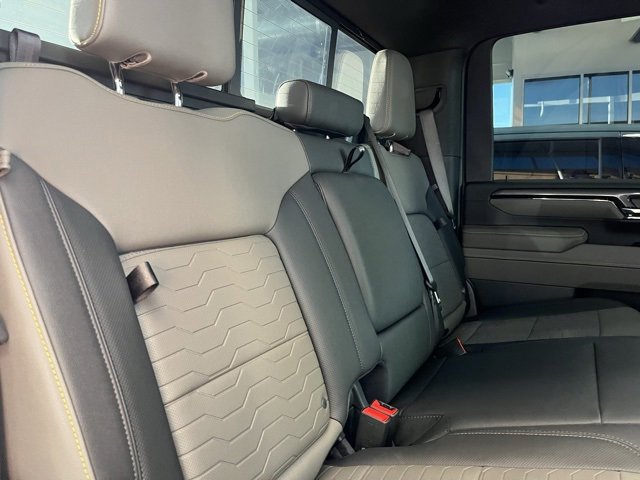 Used 2025 Chevrolet Silverado 2500 ZR2 w/ Technology Package image 15