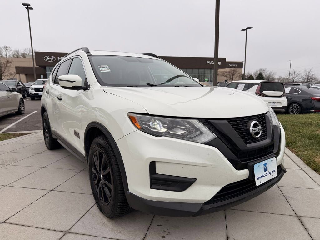 Used 2017 Nissan Rogue SV AWD/4WD image 7