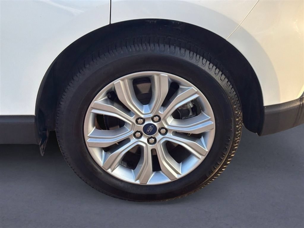 Used 2022 Ford Edge Titanium AWD/4WD image 9