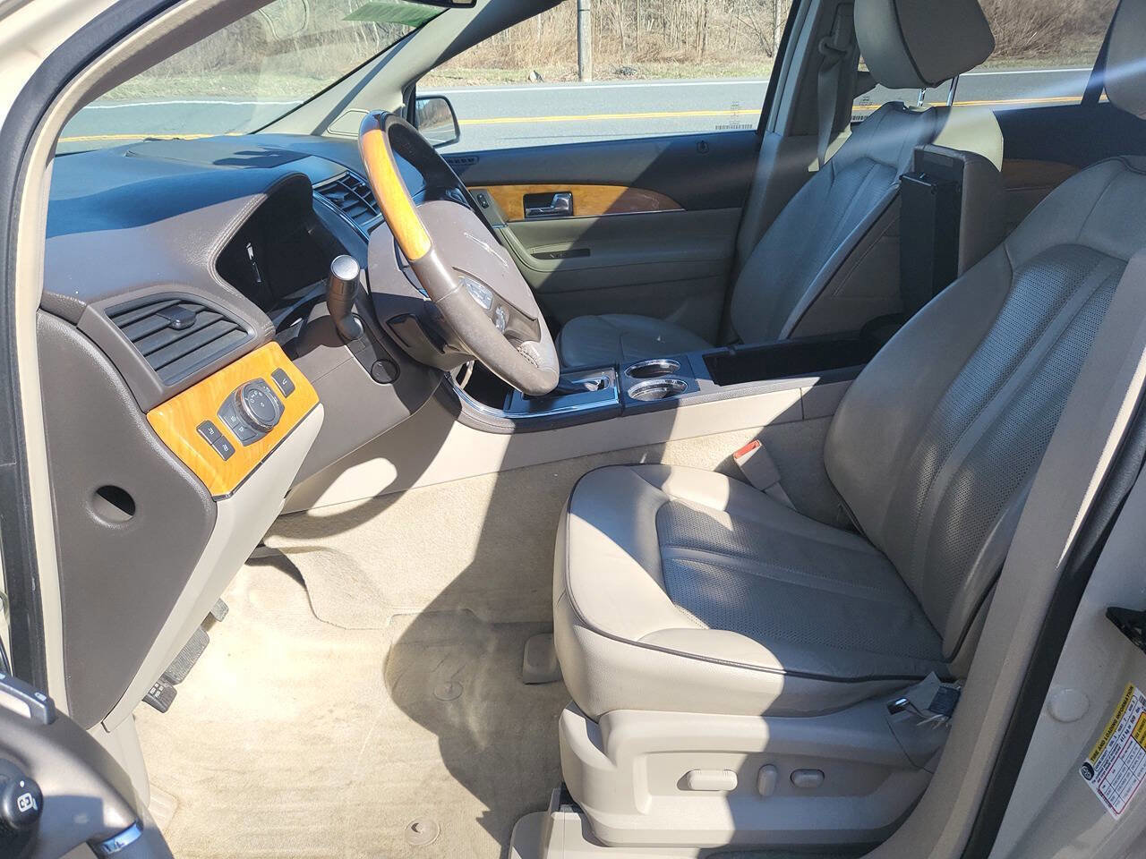 Used 2015 Lincoln MKX AWD w/ Equipment Group 102A image 8