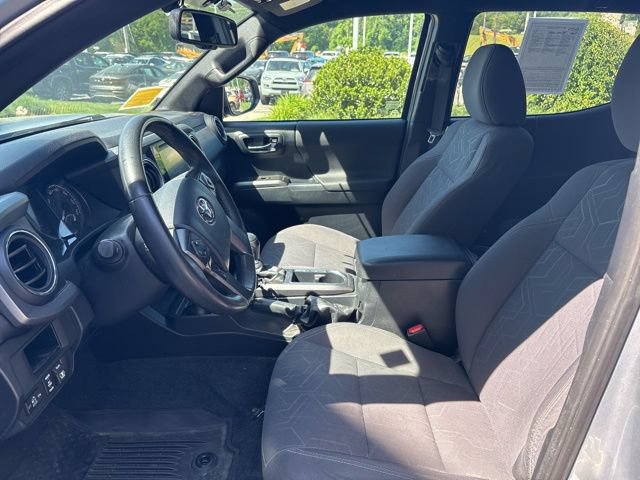 Used 2017 Toyota Tacoma TRD Off-Road w/ Tow Package (A/T) AWD/4WD image 23