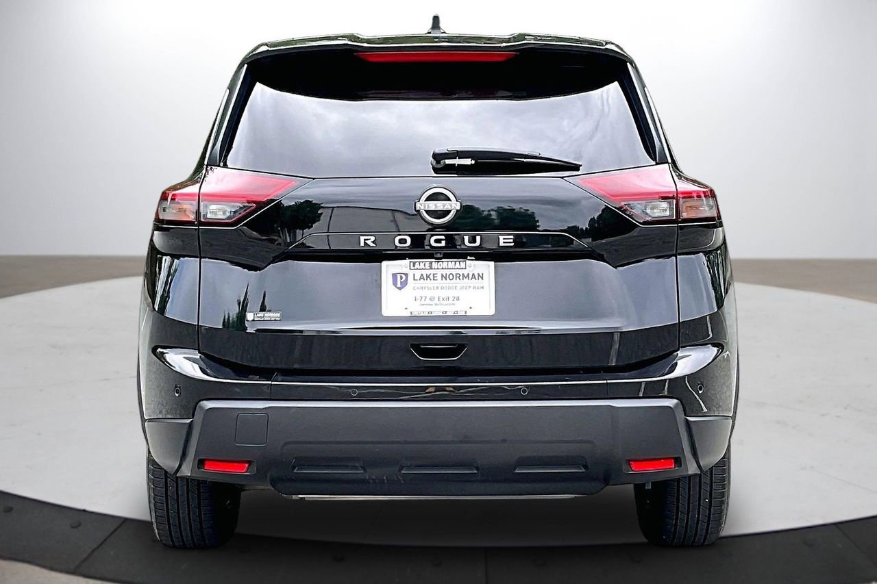 Used 2024 Nissan Rogue S FWD image 8