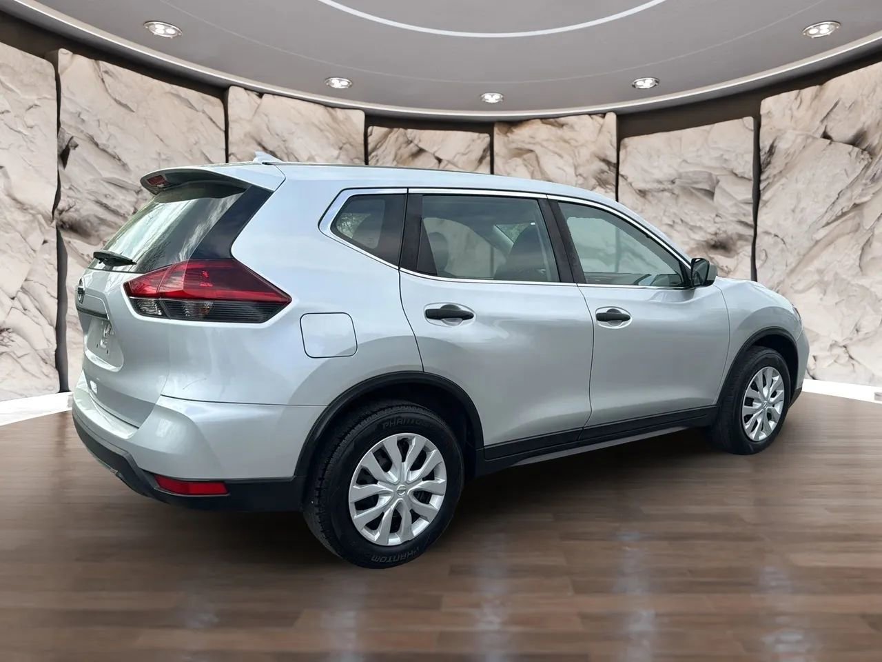 Used 2019 Nissan Rogue S image 5