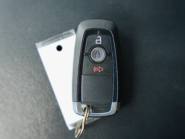 Used 2024 Ford Edge SEL image 33