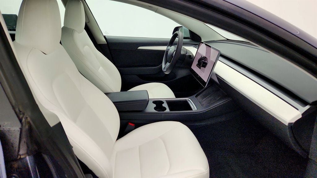 Used 2023 Tesla Model 3 Standard Range image 28