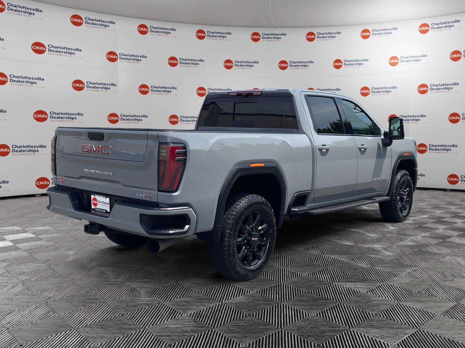 Used 2024 GMC Sierra 2500 AT4 w/ AT4 Premium Plus Package AWD/4WD image 5
