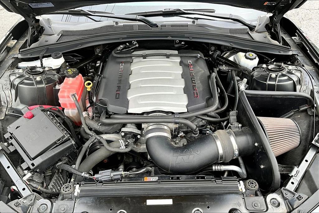 Used 2018 Chevrolet Camaro SS RWD image 31